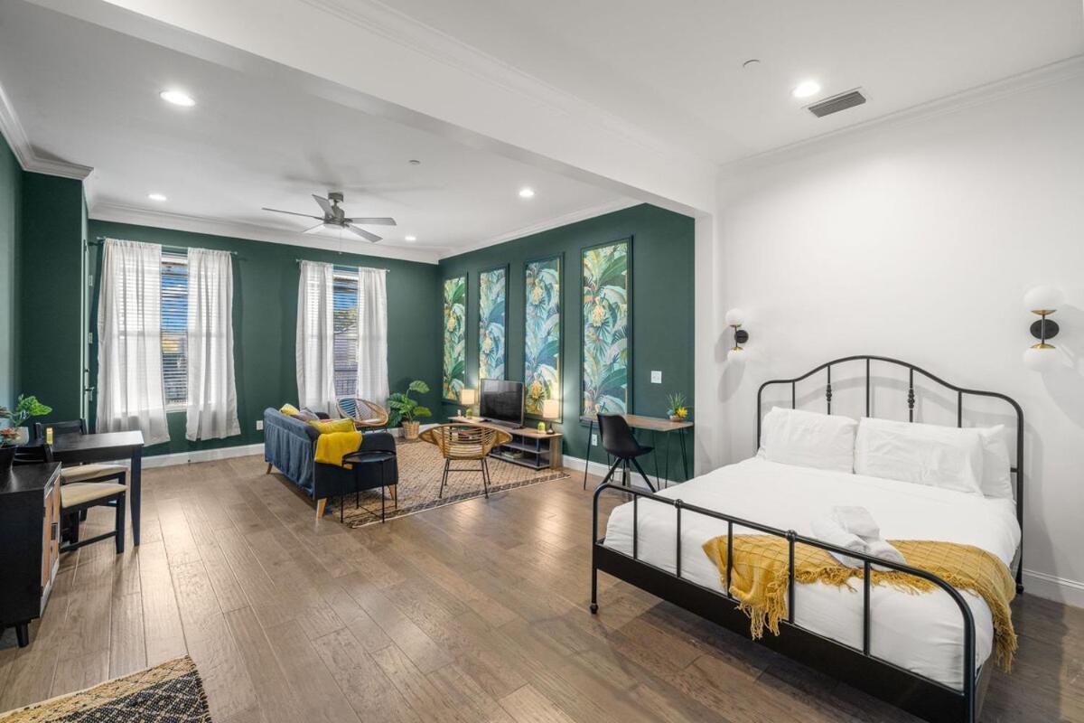 New! Sangria Suite - Upscale Ybor City Studio, Right On 7Th Ave แทมปา ภายนอก รูปภาพ